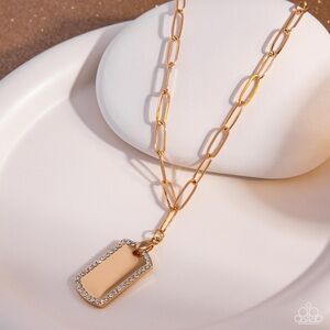 Elegant Gold Necklace with Pendant